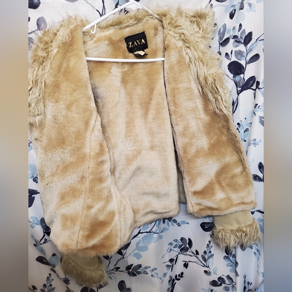 Zava furred 100% polyester women's jacket !!Rare find!! - Picture 3 of 5